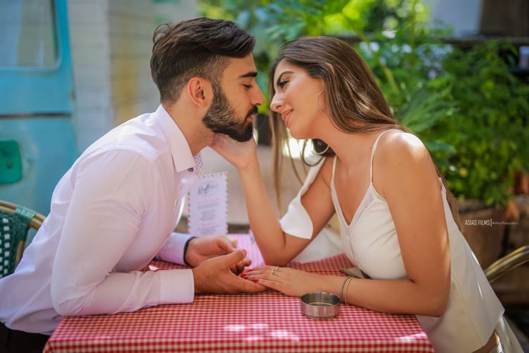 התחילה את היום כמלווה וסיימה אותו כמאורסת 1